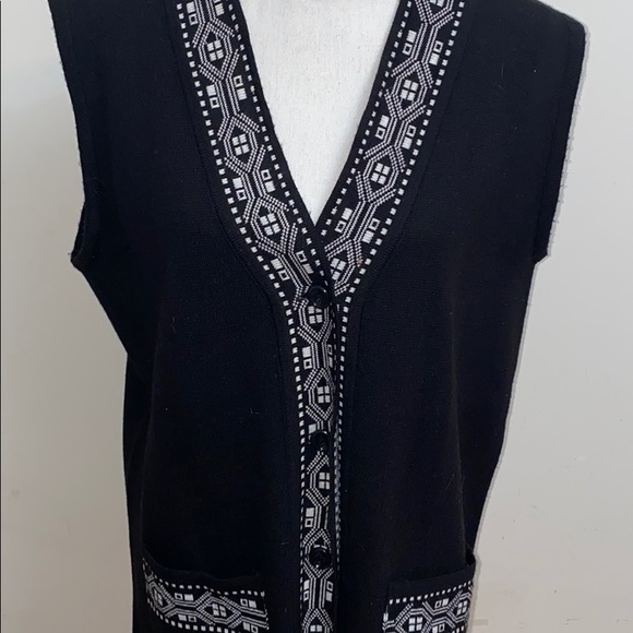 Wool Vest 🖤 - Picture 2 of 3